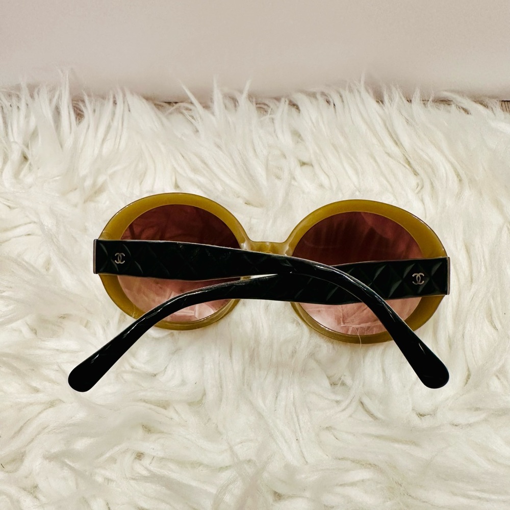 Chanel sunglasses - Picture 4 of 5